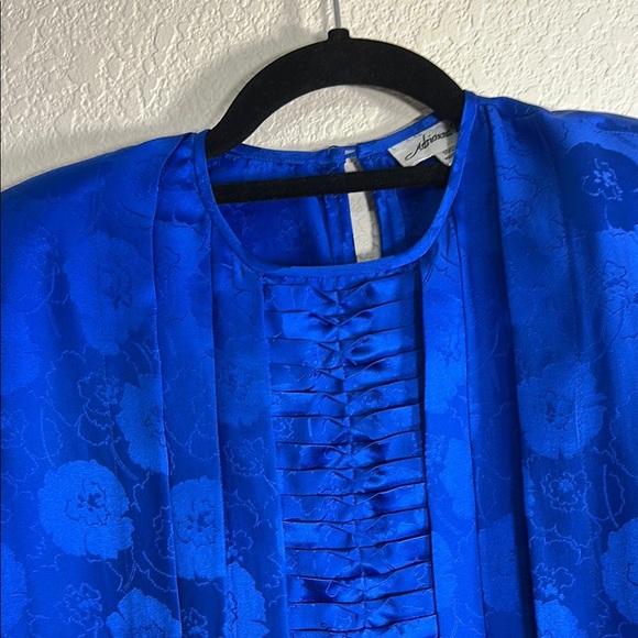 Vintage Silk Elegant Blue Women's Top 8 - Picture 3 of 6